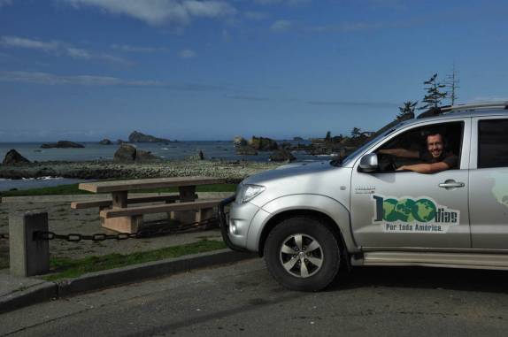 Chegando novamente ao Oceano Pacífico, em Crescent City, no norte da Califórnia, nos Estados Unidos
